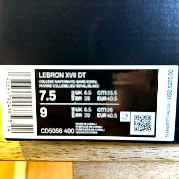 Lebron XVII DT brand new in box men’s size 7.5, women’s size 9 sneakers limited - Picture 6 of 8